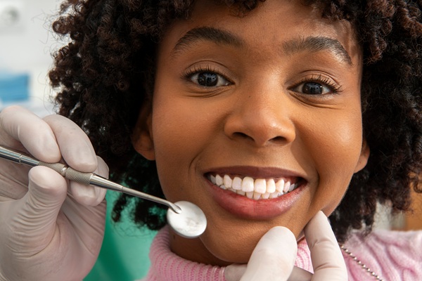 How A Smile Makeover Can Restore Confidence In Your Teeth